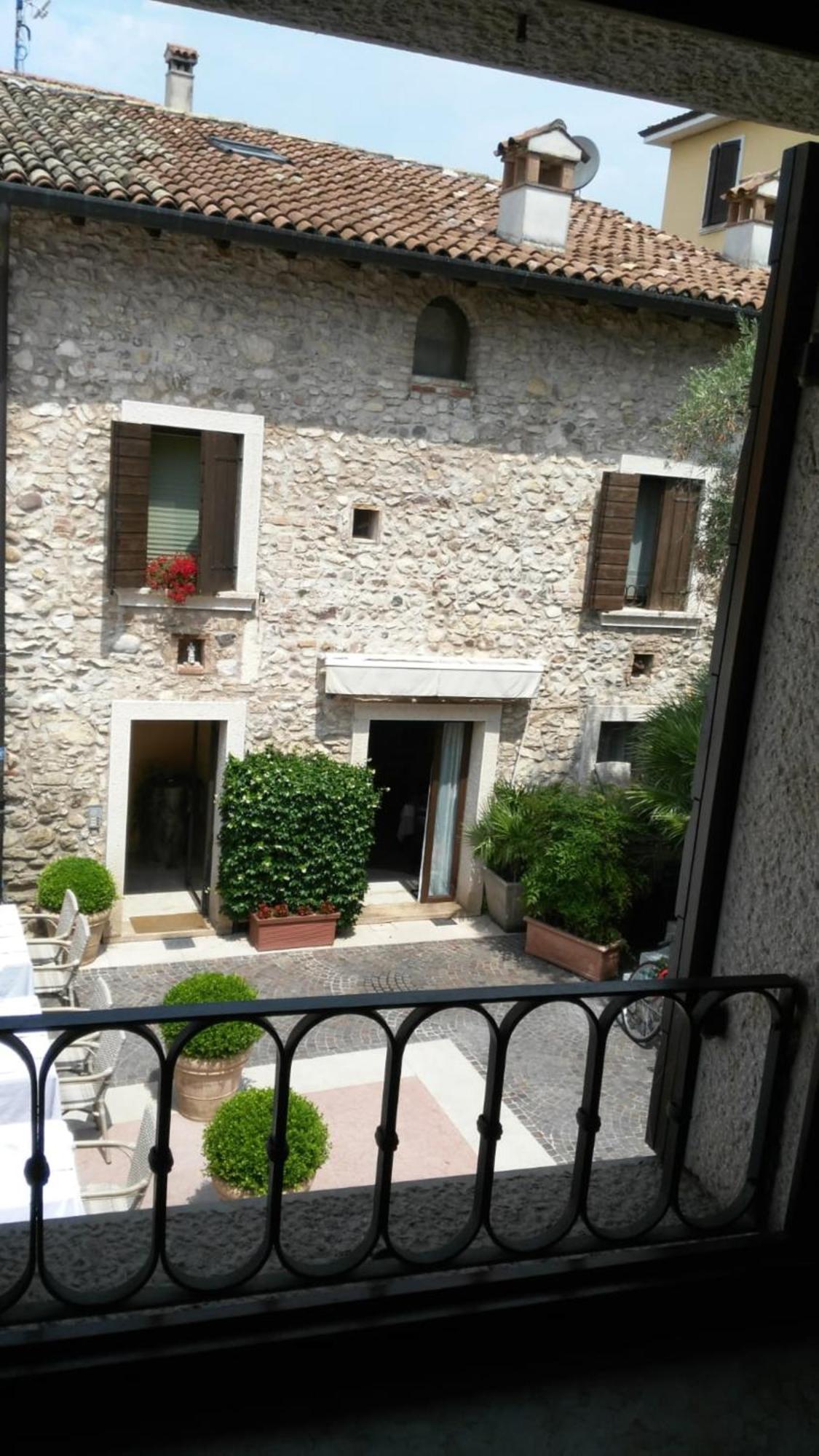 Corte San Luca Apartments Bardolino Room photo
